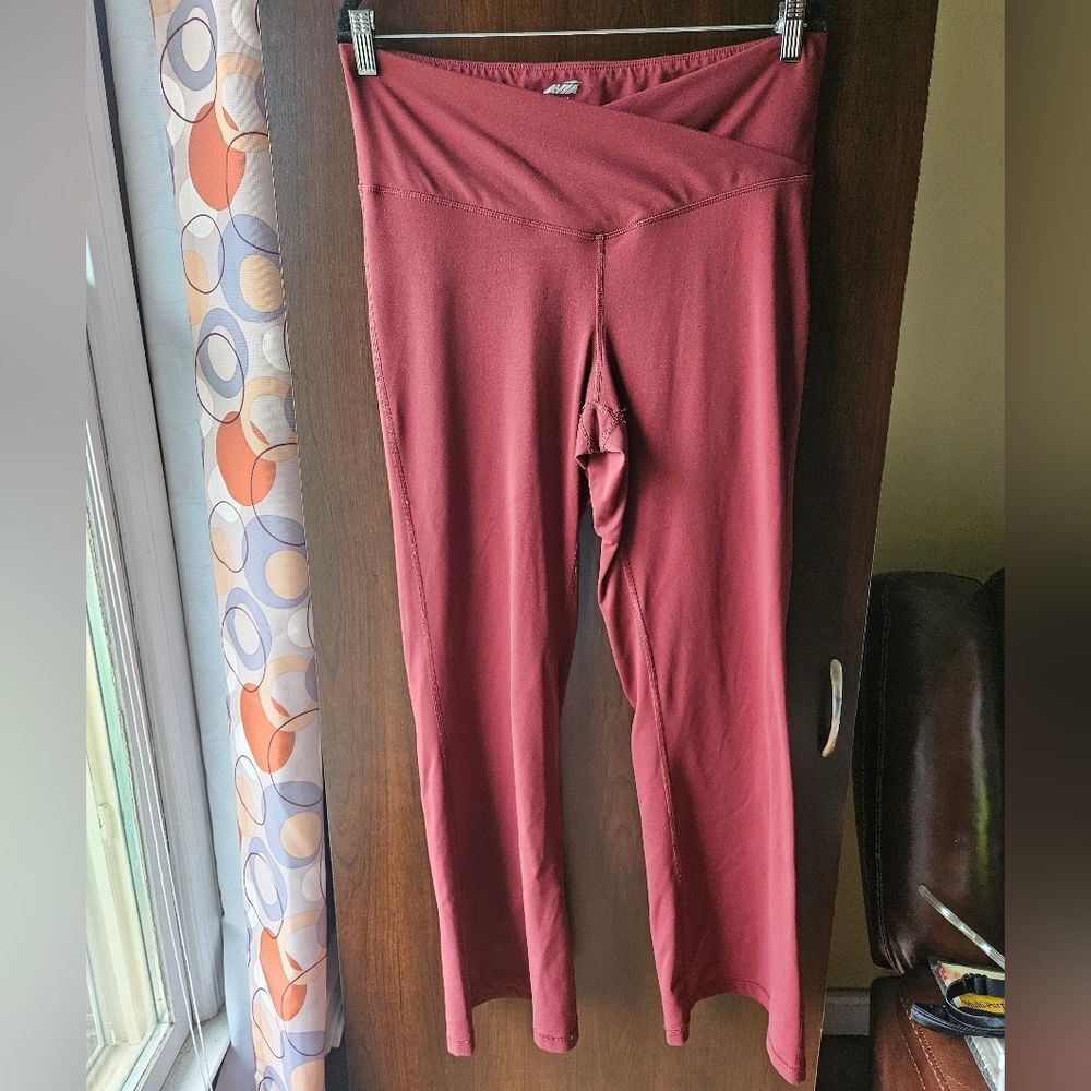 Avia Maroon Flare Leggings Size Large
